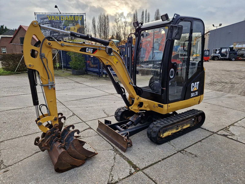 Μίνι εκσκαφέας Caterpillar 301.7D with low hours!: φωτογραφία 1