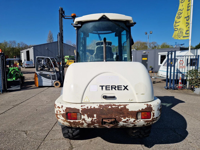Terex TL80 palletvorken en 4in1-bak - Ελαστιχοφόρος φορτωτής: φωτογραφία 3 Terex TL80 palletvorken en 4in1-bak - Ελαστιχοφόρος φορτωτής: φωτογραφία 3