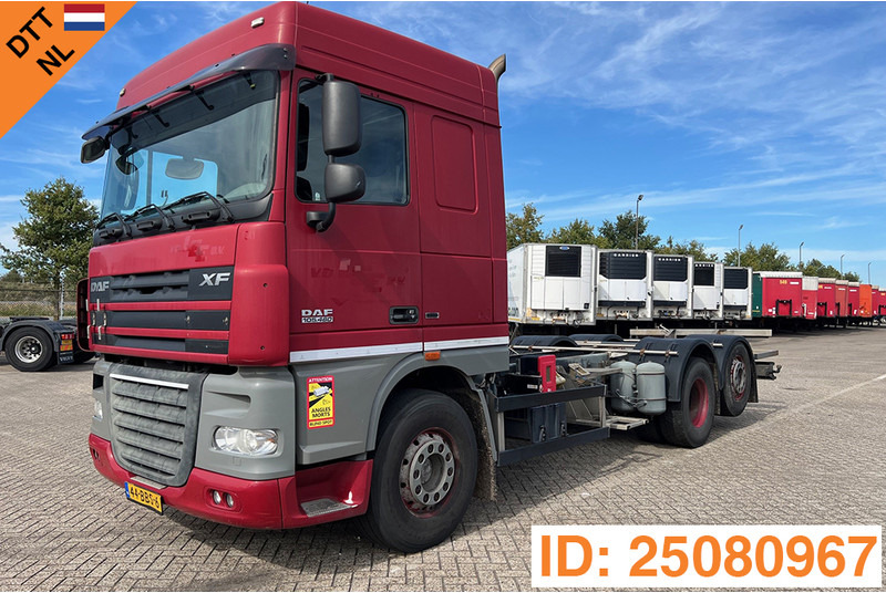 DAF XF105.460 Space Cab - Φορτηγό σασί: φωτογραφία 1 DAF XF105.460 Space Cab - Φορτηγό σασί: φωτογραφία 1