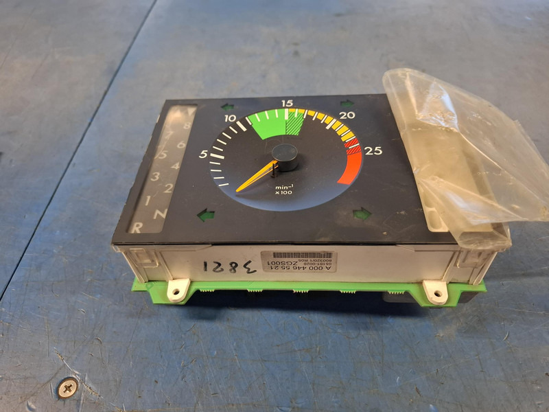 Mercedes-Benz A0004465521 Toerenteller A0004465521 - Ταμπλό αυτοκινήτου για Φορτηγό: φωτογραφία 1 Mercedes-Benz A0004465521 Toerenteller A0004465521 - Ταμπλό αυτοκινήτου για Φορτηγό: φωτογραφία 1