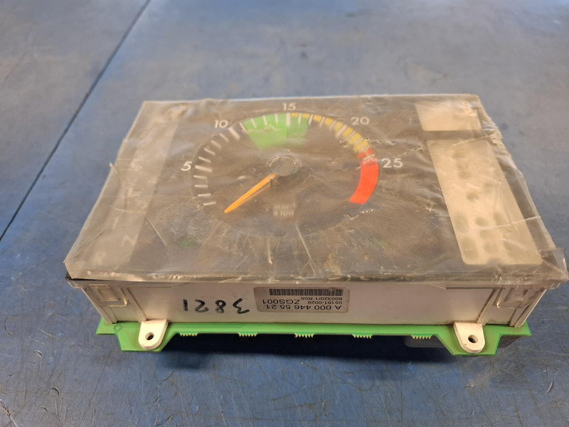 Mercedes-Benz A0004465521 Toerenteller A0004465521 - Ταμπλό αυτοκινήτου για Φορτηγό: φωτογραφία 2 Mercedes-Benz A0004465521 Toerenteller A0004465521 - Ταμπλό αυτοκινήτου για Φορτηγό: φωτογραφία 2