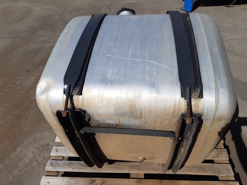 Mercedes-Benz Mazouttank actros A9344700101 - Ρεζερβουάρ καυσίμου: φωτογραφία 4 Mercedes-Benz Mazouttank actros A9344700101 - Ρεζερβουάρ καυσίμου: φωτογραφία 4