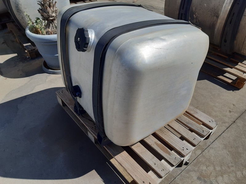 Mercedes-Benz Mazouttank actros A9344700101 - Ρεζερβουάρ καυσίμου: φωτογραφία 2 Mercedes-Benz Mazouttank actros A9344700101 - Ρεζερβουάρ καυσίμου: φωτογραφία 2