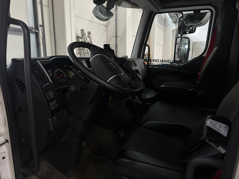 Renault D240 - Φορτηγό κόφα: φωτογραφία 5 Renault D240 - Φορτηγό κόφα: φωτογραφία 5