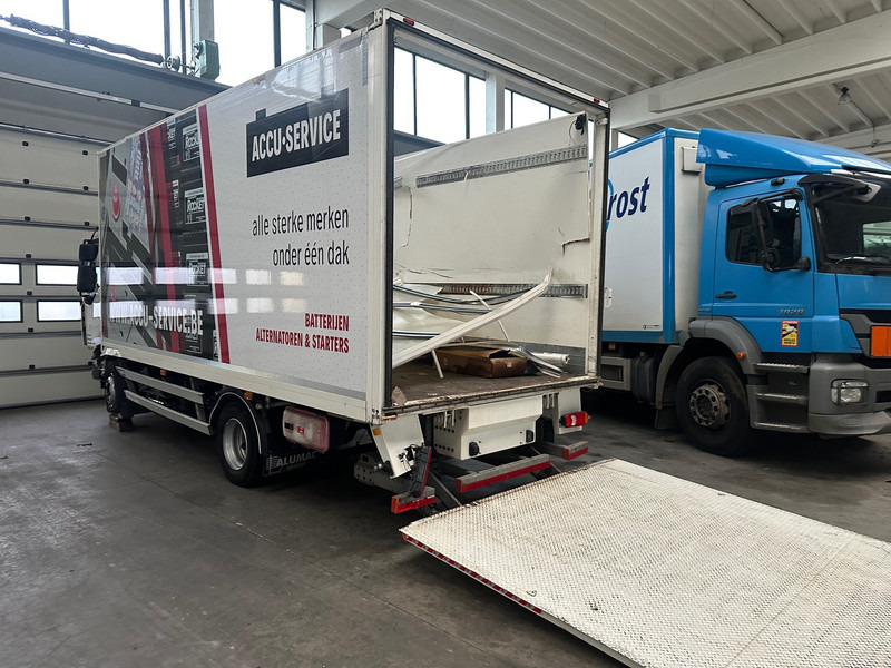 Renault D240 - Φορτηγό κόφα: φωτογραφία 2 Renault D240 - Φορτηγό κόφα: φωτογραφία 2