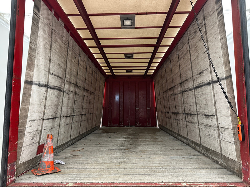 Φορτηγό μουσαμάς Volvo FL 220: φωτογραφία 8