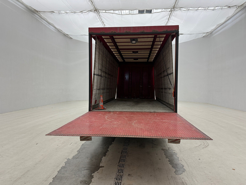 Φορτηγό μουσαμάς Volvo FL 220: φωτογραφία 7