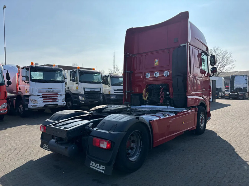 DAF XF 530 Super Spacecab Retarder Euro 6 - Τράκτορας: φωτογραφία 4 DAF XF 530 Super Spacecab Retarder Euro 6 - Τράκτορας: φωτογραφία 4