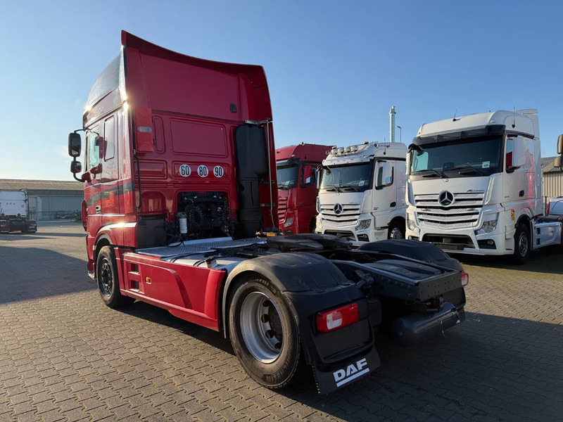 DAF XF 530 Super Spacecab Retarder Euro 6 - Τράκτορας: φωτογραφία 3 DAF XF 530 Super Spacecab Retarder Euro 6 - Τράκτορας: φωτογραφία 3
