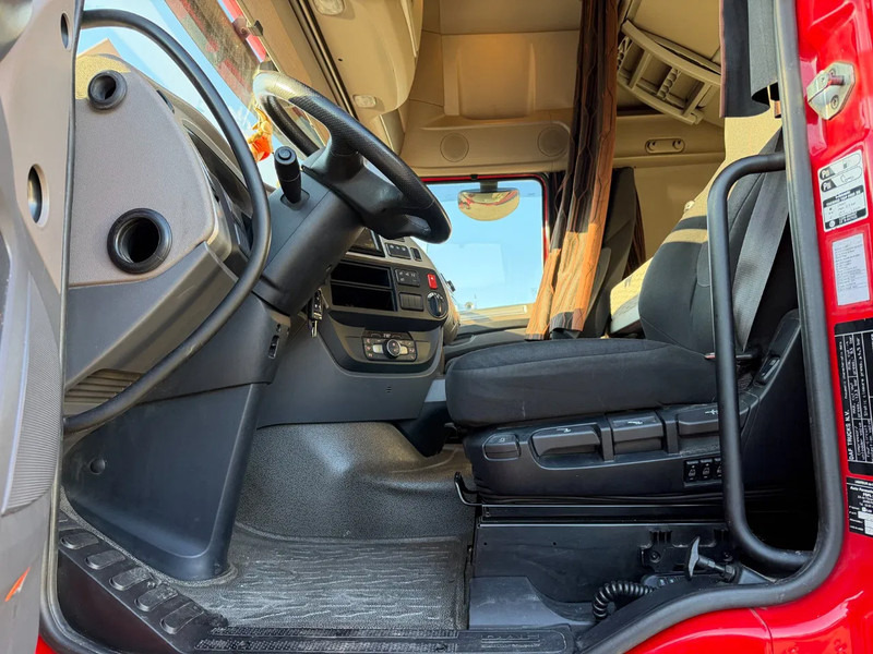 DAF XF 530 Super Spacecab Retarder Euro 6 - Τράκτορας: φωτογραφία 5 DAF XF 530 Super Spacecab Retarder Euro 6 - Τράκτορας: φωτογραφία 5