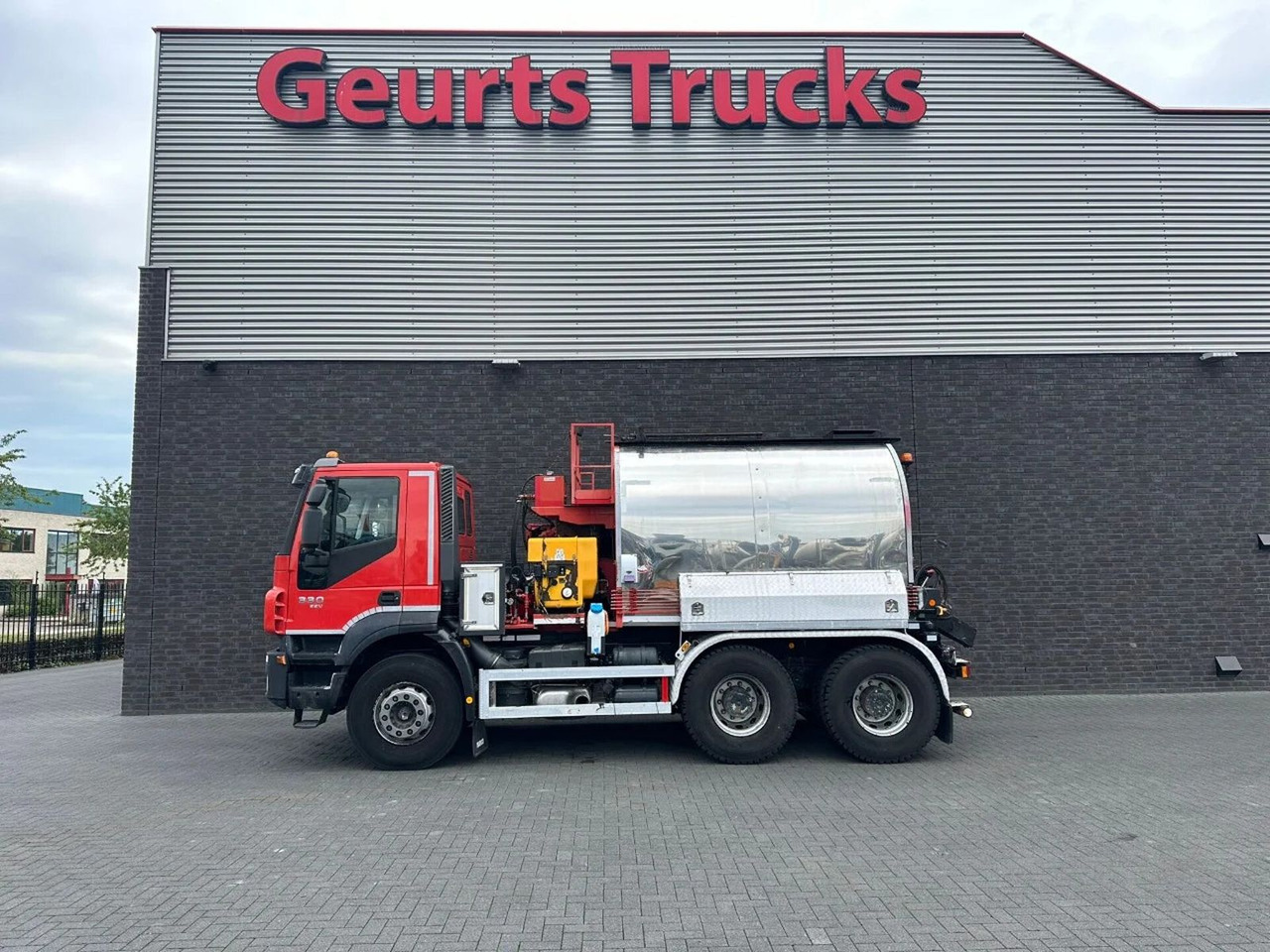Iveco Trakker 330 6X4 LINNHOFF& HENNE AWÖL 600 6M3 ASF - Φορτηγό: φωτογραφία 1 Iveco Trakker 330 6X4 LINNHOFF& HENNE AWÖL 600 6M3 ASF - Φορτηγό: φωτογραφία 1