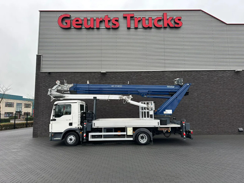 MAN TGL 7.190 4X2 BB BOCKER AK37/4000 + JIB MONTAGEKRAN/DACHDECKERKRAN/ROOFCRANE/KRAAN/KRAN/GRUA - Φορτηγό με γερανό: φωτογραφία 1 MAN TGL 7.190 4X2 BB BOCKER AK37/4000 + JIB MONTAGEKRAN/DACHDECKERKRAN/ROOFCRANE/KRAAN/KRAN/GRUA - Φορτηγό με γερανό: φωτογραφία 1