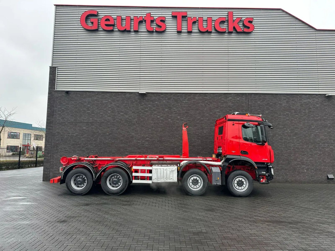 Mercedes-Benz Arocs 8X4 VDL S-30-6600 HAAKARMSYSTEEM/ABROLLKIP - Φορτηγό φόρτωσης γάντζου: φωτογραφία 4 Mercedes-Benz Arocs 8X4 VDL S-30-6600 HAAKARMSYSTEEM/ABROLLKIP - Φορτηγό φόρτωσης γάντζου: φωτογραφία 4