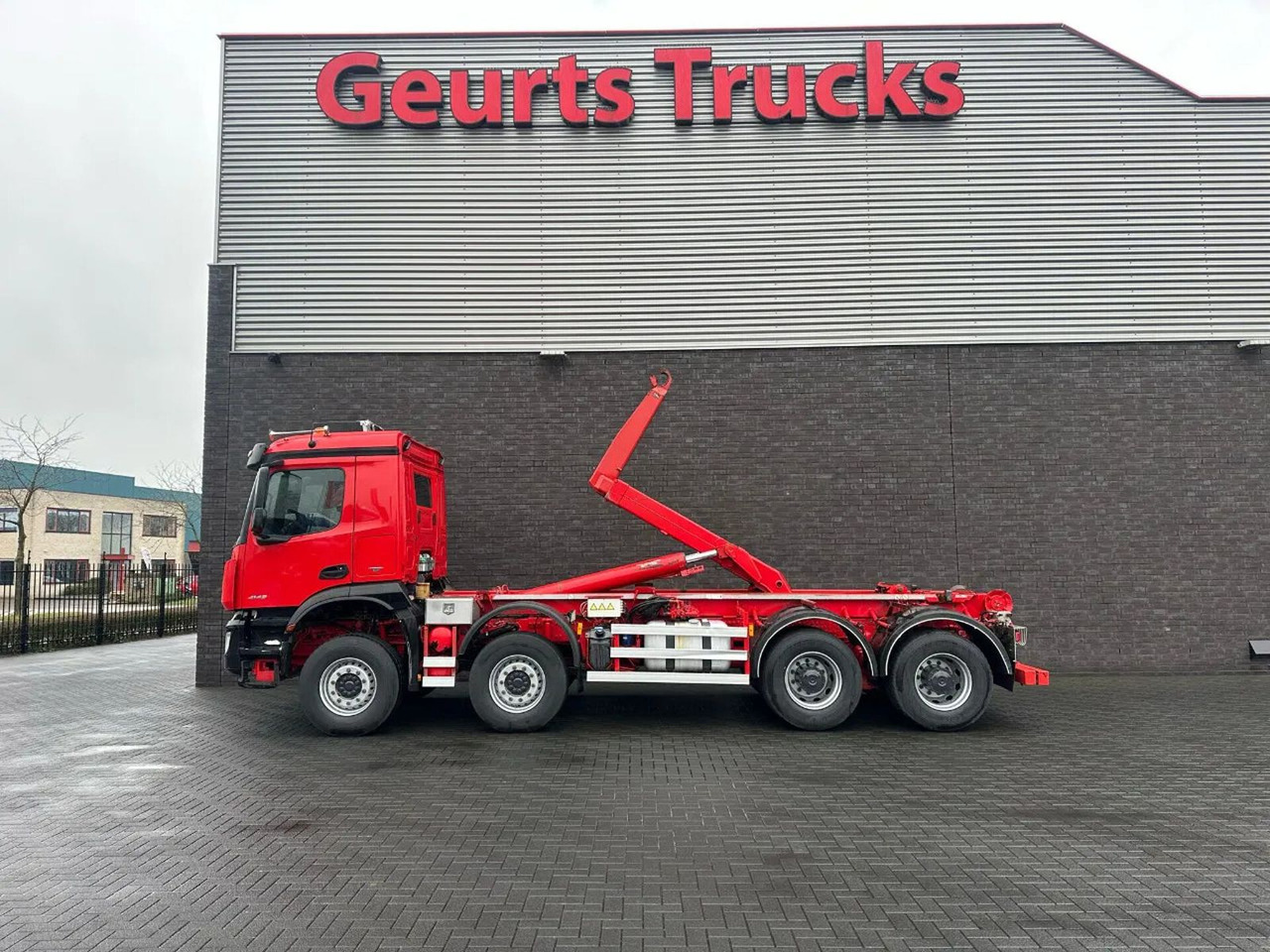 Mercedes-Benz Arocs 8X4 VDL S-30-6600 HAAKARMSYSTEEM/ABROLLKIP - Φορτηγό φόρτωσης γάντζου: φωτογραφία 1 Mercedes-Benz Arocs 8X4 VDL S-30-6600 HAAKARMSYSTEEM/ABROLLKIP - Φορτηγό φόρτωσης γάντζου: φωτογραφία 1