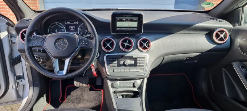 Hatchback Mercedes-Benz A-Klasse 180 automaat.. 180 automaat: φωτογραφία 6