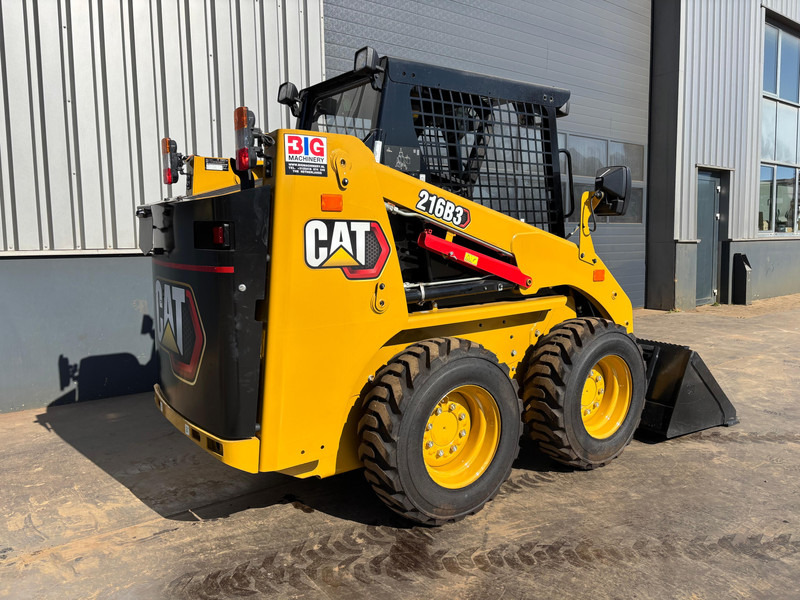 Caterpillar 216B3 - Φορτωτής: φωτογραφία 5 Caterpillar 216B3 - Φορτωτής: φωτογραφία 5