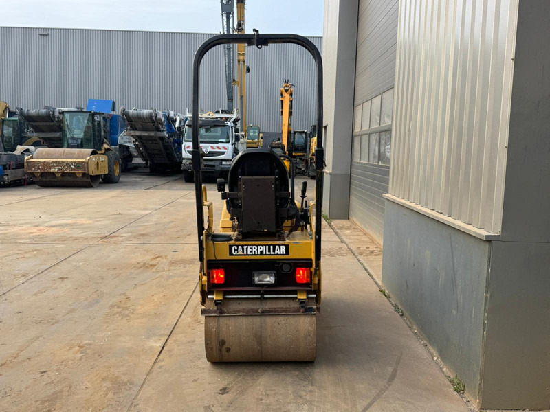 Caterpillar CB114 - Οδοστρωτήρας: φωτογραφία 4 Caterpillar CB114 - Οδοστρωτήρας: φωτογραφία 4