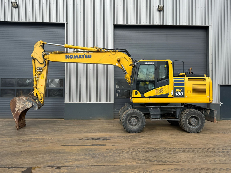 Komatsu PW180-11 - Τροχοφόρος εκσκαφέας: φωτογραφία 1 Komatsu PW180-11 - Τροχοφόρος εκσκαφέας: φωτογραφία 1