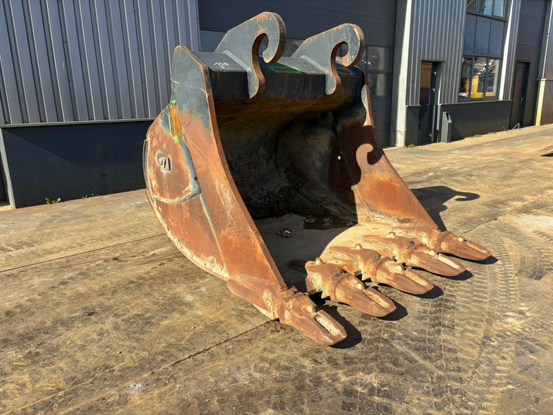 Verachtert HD bucket with teeth CW70 for 374F - Κουβάς: φωτογραφία 1 Verachtert HD bucket with teeth CW70 for 374F - Κουβάς: φωτογραφία 1