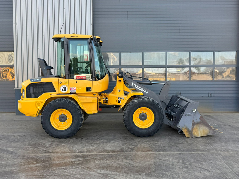 Volvo L30G - Ελαστιχοφόρος φορτωτής: φωτογραφία 5 Volvo L30G - Ελαστιχοφόρος φορτωτής: φωτογραφία 5