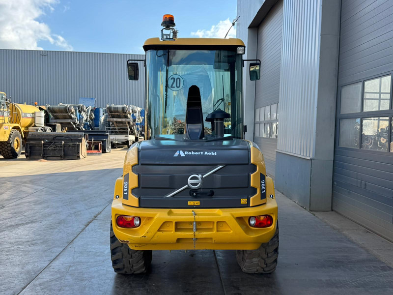 Volvo L30G - Ελαστιχοφόρος φορτωτής: φωτογραφία 4 Volvo L30G - Ελαστιχοφόρος φορτωτής: φωτογραφία 4
