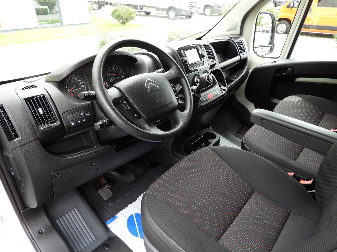 CITROEN JUMPER BOX LIFT 8 PALLETS CRUISE CONTROL NAVIGATION AIR CONDITIONING 165HP - Επαγγελματικό αυτοκίνητο κόφα: φωτογραφία 2 CITROEN JUMPER BOX LIFT 8 PALLETS CRUISE CONTROL NAVIGATION AIR CONDITIONING 165HP - Επαγγελματικό αυτοκίνητο κόφα: φωτογραφία 2