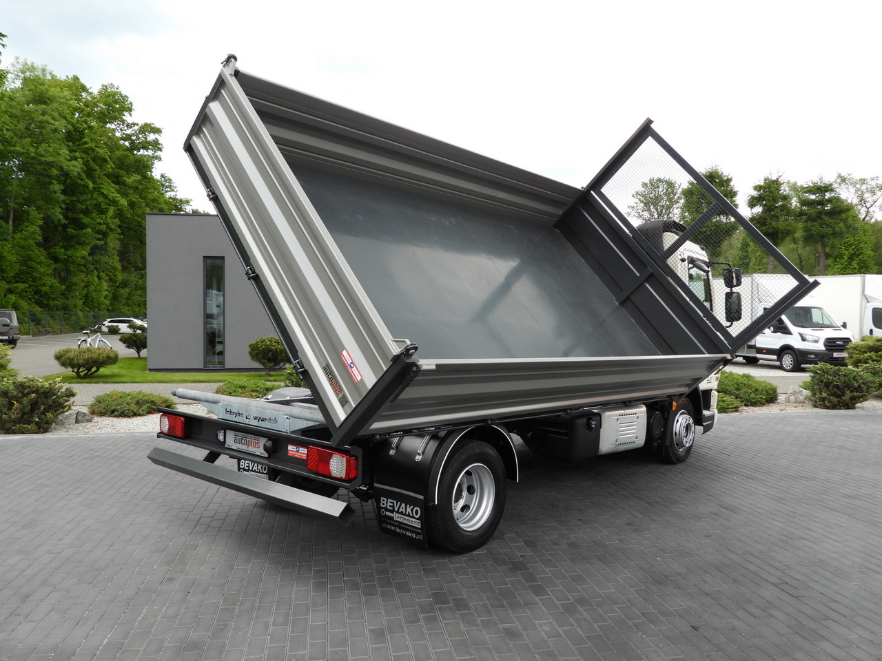 DAF LF 180 THREE-WAY TIPPER CRUISE CONTROL LED LIGHTS AUTOMATIC TRANSMISSION TWIN WHEELS AIR CONDITIONING 180HP - Φορτηγό ανατρεπόμενο: φωτογραφία 3 DAF LF 180 THREE-WAY TIPPER CRUISE CONTROL LED LIGHTS AUTOMATIC TRANSMISSION TWIN WHEELS AIR CONDITIONING 180HP - Φορτηγό ανατρεπόμενο: φωτογραφία 3