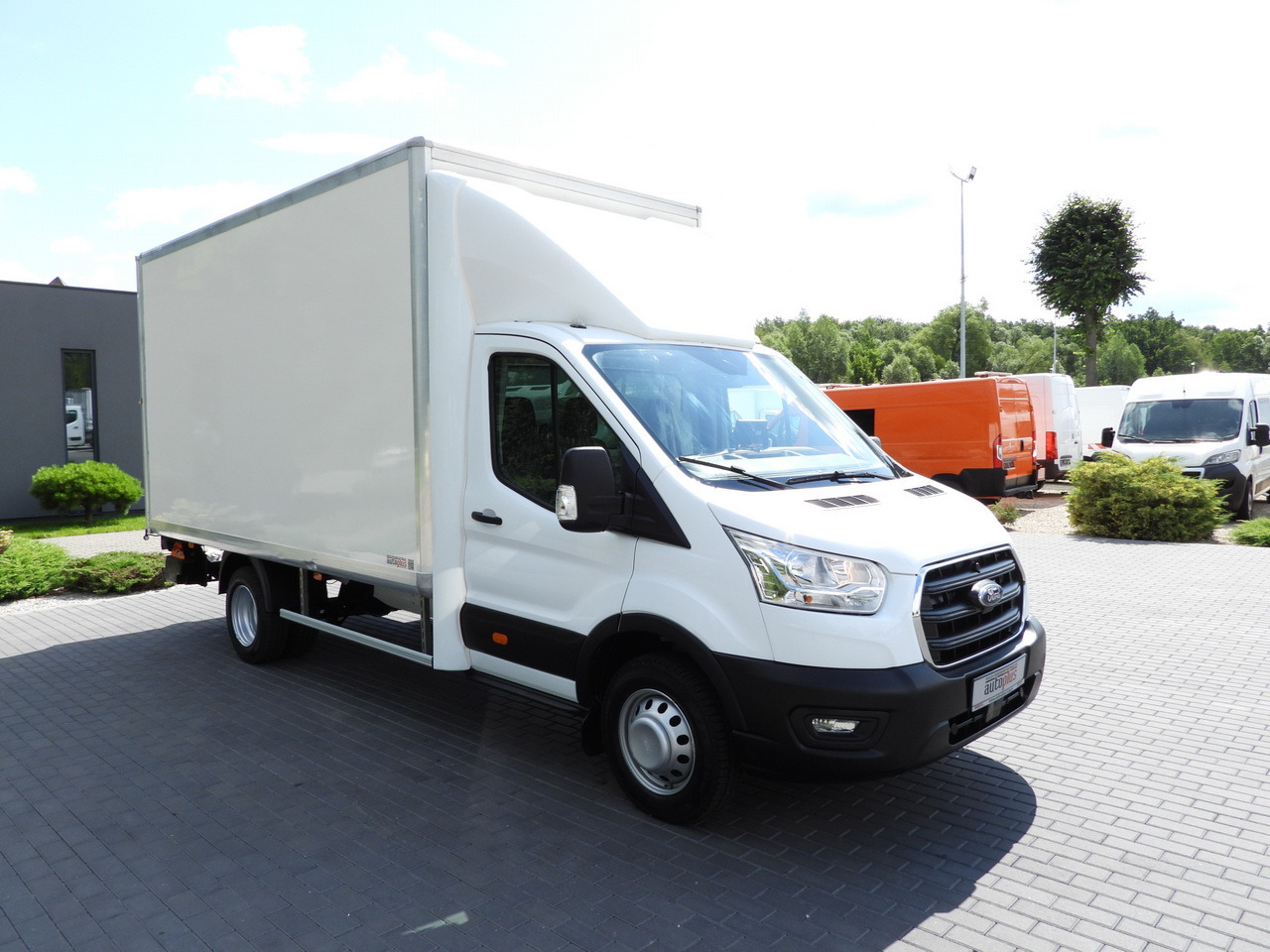 FORD TRANSIT BOX LIFT 8 PALLETS CRUISE CONTROL LED LIGHTS TWIN WHEELS AIR CONDITIONING 130HP - Επαγγελματικό αυτοκίνητο κόφα: φωτογραφία 4 FORD TRANSIT BOX LIFT 8 PALLETS CRUISE CONTROL LED LIGHTS TWIN WHEELS AIR CONDITIONING 130HP - Επαγγελματικό αυτοκίνητο κόφα: φωτογραφία 4