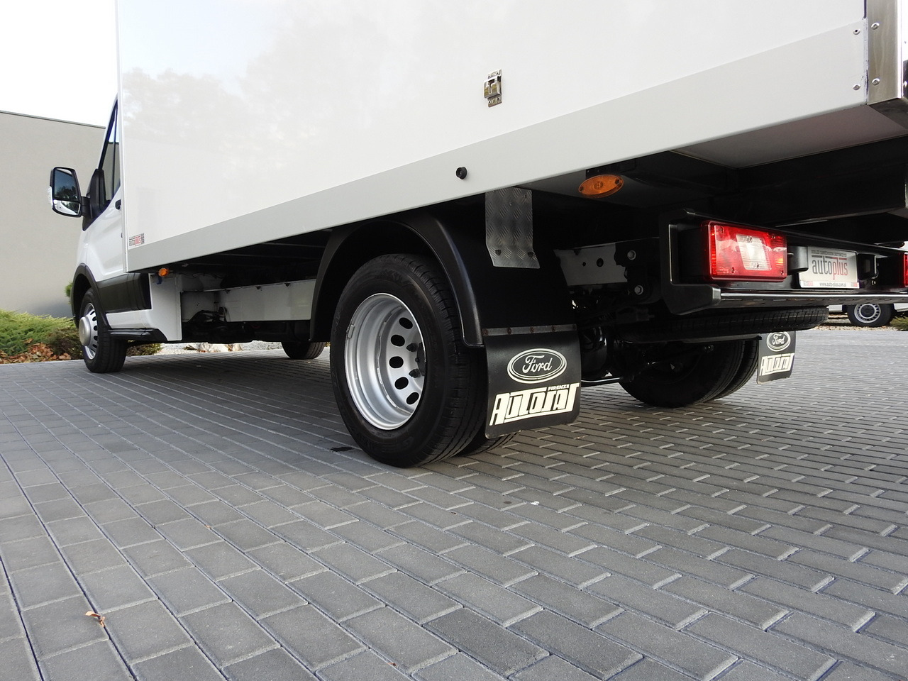 Επαγγελματικό αυτοκίνητο ψυγείο FORD TRANSIT REGRIGERATOR BOX -10*C POWER SUPPLY 230V CRUISE CONTROL AIR CONDITIONING LED LIGHTS PNEUMATICS TWIN WHEELS  130HP: φωτογραφία 16 Επαγγελματικό αυτοκίνητο ψυγείο FORD TRANSIT REGRIGERATOR BOX -10*C POWER SUPPLY 230V CRUISE CONTROL AIR CONDITIONING LED LIGHTS PNEUMATICS TWIN WHEELS  130HP: φωτογραφία 16