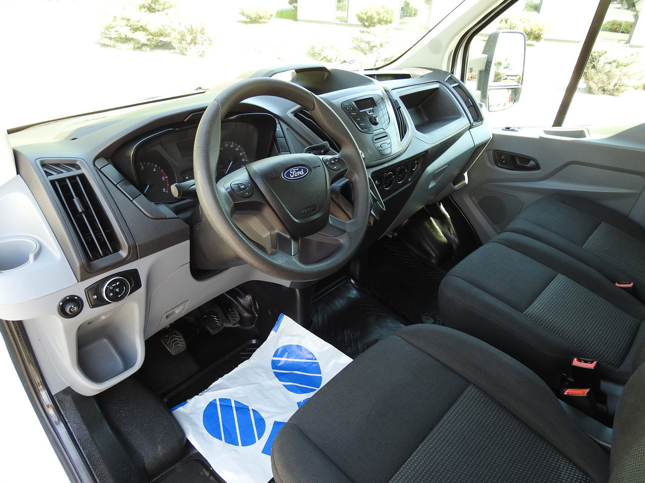 FORD TRANSIT STAKE BODY DOUBLE CABIN DOKA 7 SEATS AIR CONDITIONING  130HP - Διπλοκάμπινο ελαφρύ επαγγελματικό: φωτογραφία 2 FORD TRANSIT STAKE BODY DOUBLE CABIN DOKA 7 SEATS AIR CONDITIONING  130HP - Διπλοκάμπινο ελαφρύ επαγγελματικό: φωτογραφία 2