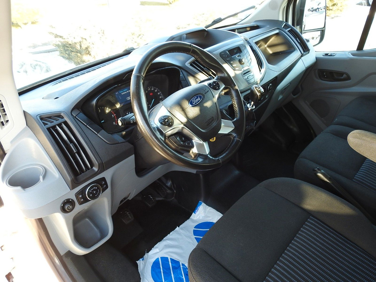 Ford TRANSIT KIPPER DOPPELKABINE DOKA 6 SITZE - Όχημα με ανατρεπομενη καροτσα, Διπλοκάμπινο ελαφρύ επαγγελματικό: φωτογραφία 2 Ford TRANSIT KIPPER DOPPELKABINE DOKA 6 SITZE - Όχημα με ανατρεπομενη καροτσα, Διπλοκάμπινο ελαφρύ επαγγελματικό: φωτογραφία 2