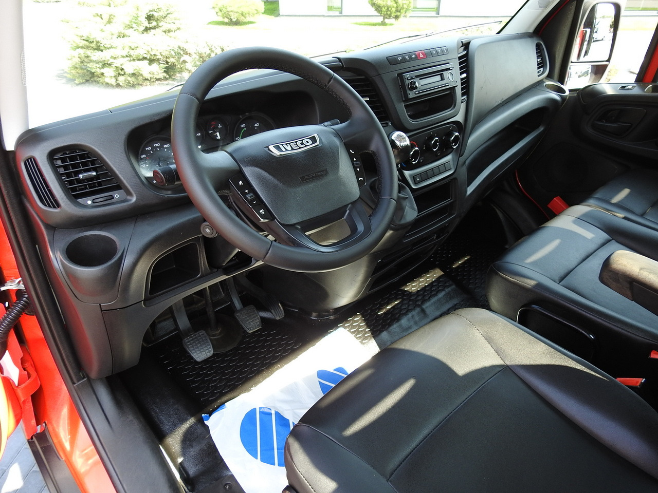 IVECO DAILY 35C13 TIPPER CRUISE CONTROL AIR CONDITIONING TWIN WHEELS  130HP - Όχημα με ανατρεπομενη καροτσα: φωτογραφία 2 IVECO DAILY 35C13 TIPPER CRUISE CONTROL AIR CONDITIONING TWIN WHEELS  130HP - Όχημα με ανατρεπομενη καροτσα: φωτογραφία 2