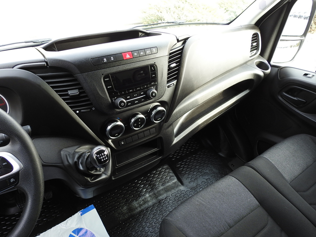 Επαγγελματικό αυτοκίνητο κόφα IVECO DAILY 35C16 BOX LIFT 8 PALLETS CRUISE CONTROL TWIN WHEELS AIR CONDITIONING 160HP: φωτογραφία 32 Επαγγελματικό αυτοκίνητο κόφα IVECO DAILY 35C16 BOX LIFT 8 PALLETS CRUISE CONTROL TWIN WHEELS AIR CONDITIONING 160HP: φωτογραφία 32