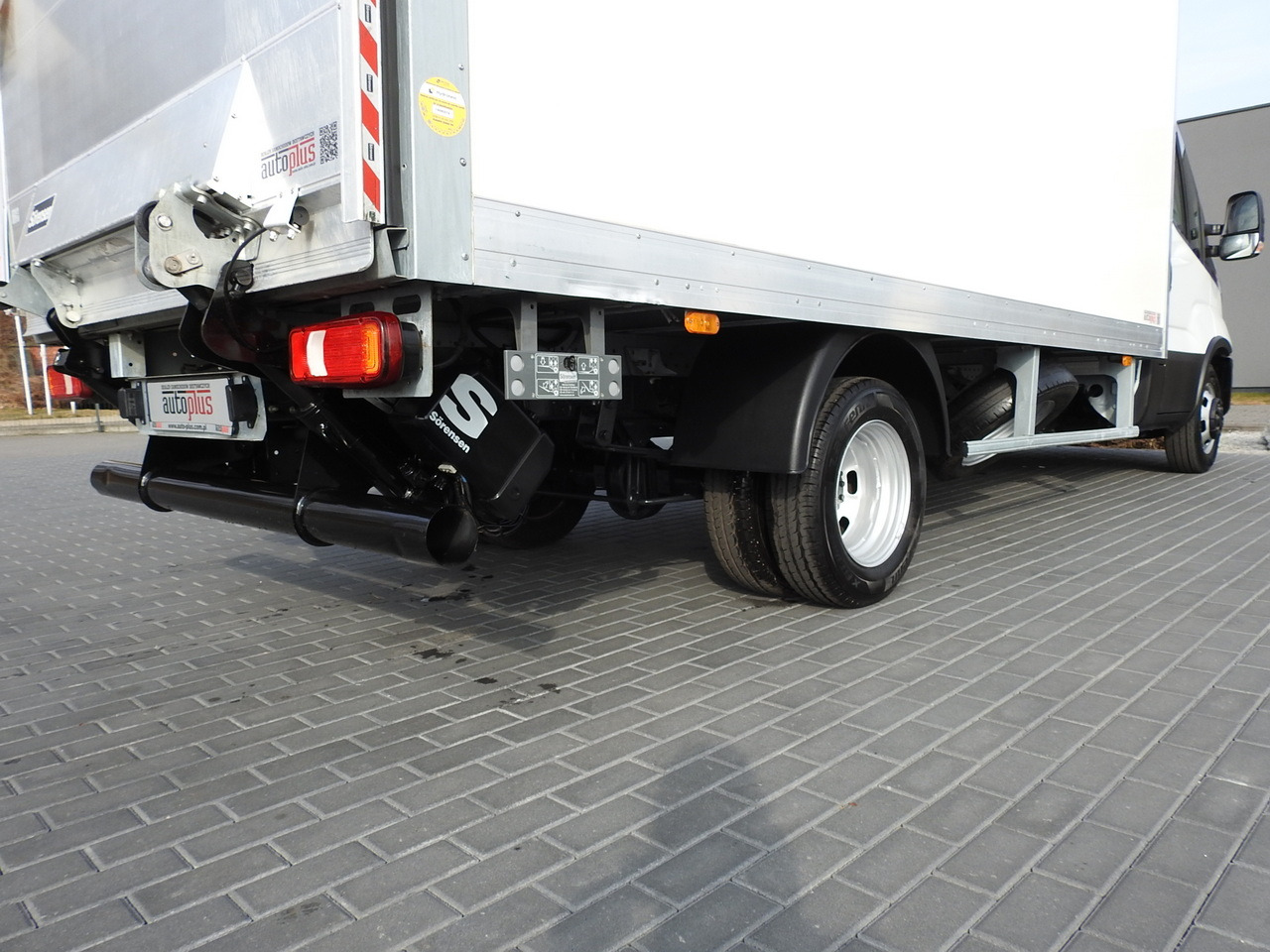 Επαγγελματικό αυτοκίνητο κόφα IVECO DAILY 35C16 BOX LIFT 8 PALLETS CRUISE CONTROL TWIN WHEELS AIR CONDITIONING 160HP: φωτογραφία 17 Επαγγελματικό αυτοκίνητο κόφα IVECO DAILY 35C16 BOX LIFT 8 PALLETS CRUISE CONTROL TWIN WHEELS AIR CONDITIONING 160HP: φωτογραφία 17