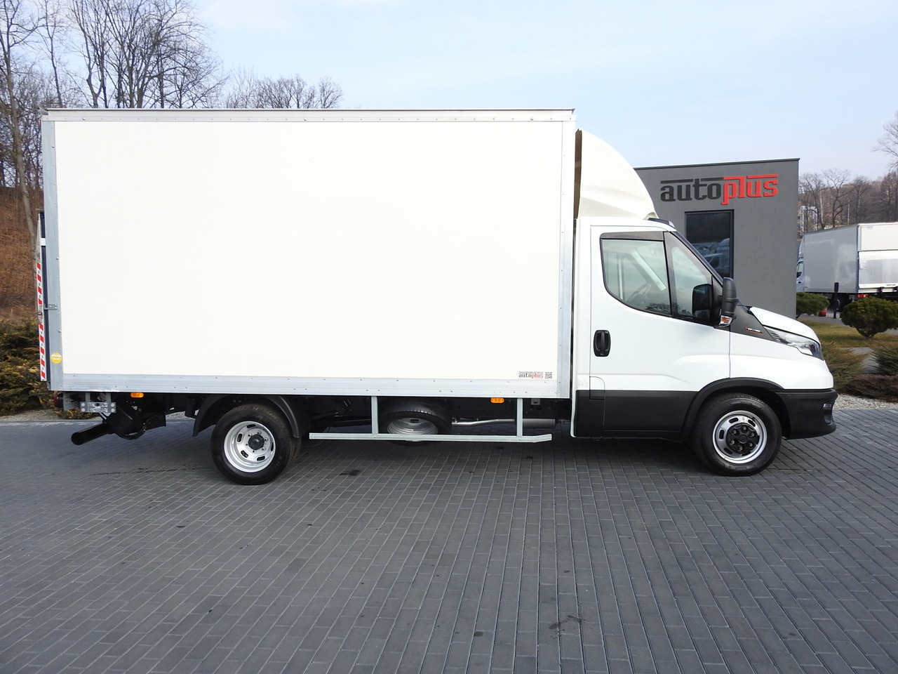 Επαγγελματικό αυτοκίνητο κόφα IVECO DAILY 35C16 BOX LIFT 8 PALLETS CRUISE CONTROL TWIN WHEELS AIR CONDITIONING 160HP: φωτογραφία 7 Επαγγελματικό αυτοκίνητο κόφα IVECO DAILY 35C16 BOX LIFT 8 PALLETS CRUISE CONTROL TWIN WHEELS AIR CONDITIONING 160HP: φωτογραφία 7