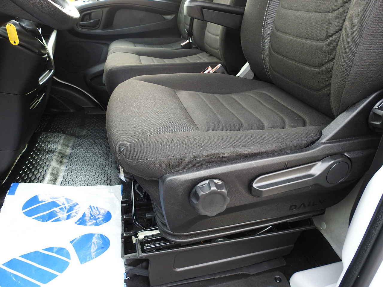 Επαγγελματικό αυτοκίνητο κόφα IVECO DAILY 35C16 BOX LIFT 8 PALLETS CRUISE CONTROL TWIN WHEELS AIR CONDITIONING 160HP: φωτογραφία 27 Επαγγελματικό αυτοκίνητο κόφα IVECO DAILY 35C16 BOX LIFT 8 PALLETS CRUISE CONTROL TWIN WHEELS AIR CONDITIONING 160HP: φωτογραφία 27