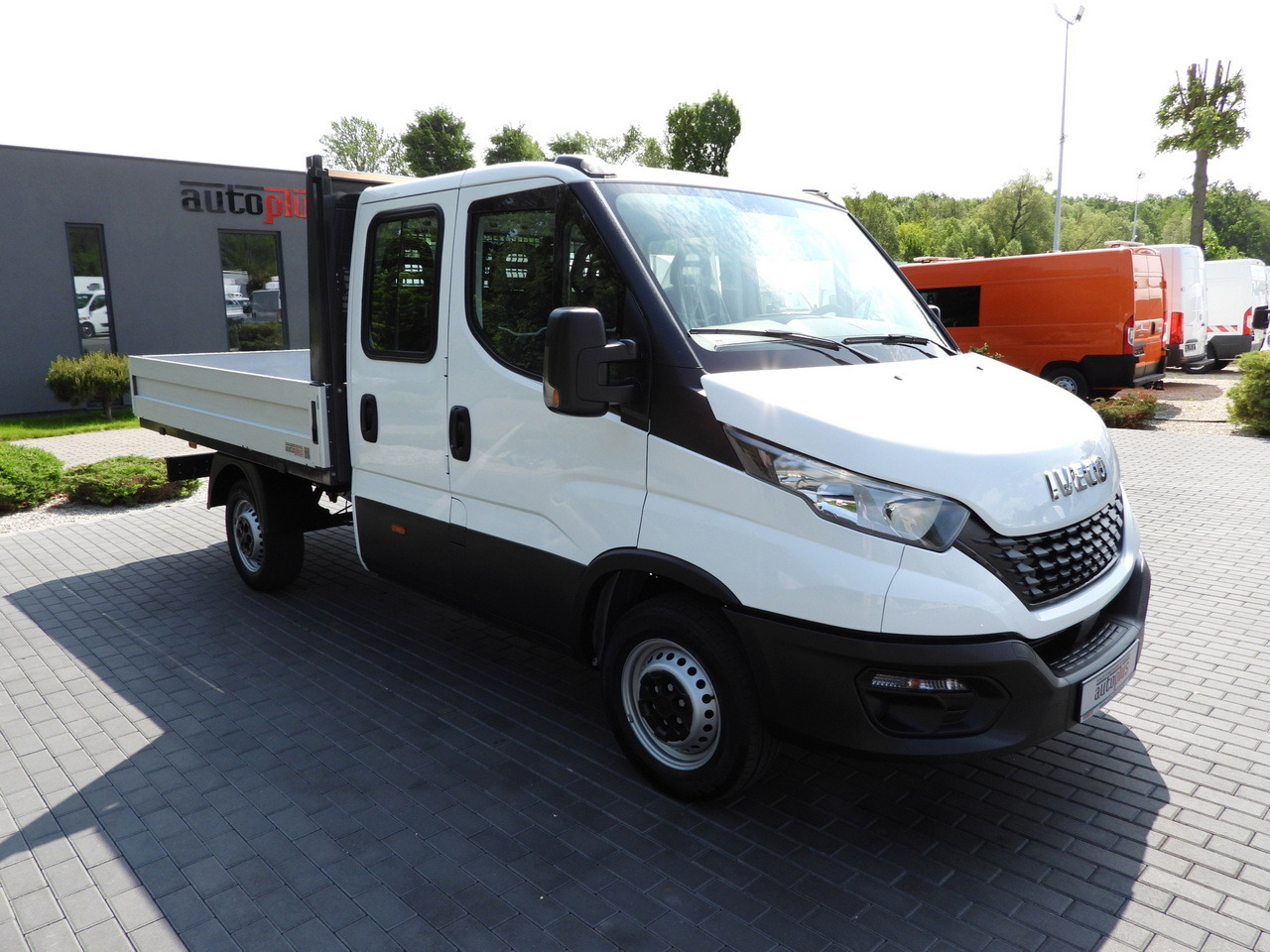 IVECO DAILY 35S12 STAKE BODY DOUBLE CABIN DOKA 7 SEATS AIR CONDITIONING 120HP - Διπλοκάμπινο ελαφρύ επαγγελματικό: φωτογραφία 4 IVECO DAILY 35S12 STAKE BODY DOUBLE CABIN DOKA 7 SEATS AIR CONDITIONING 120HP - Διπλοκάμπινο ελαφρύ επαγγελματικό: φωτογραφία 4