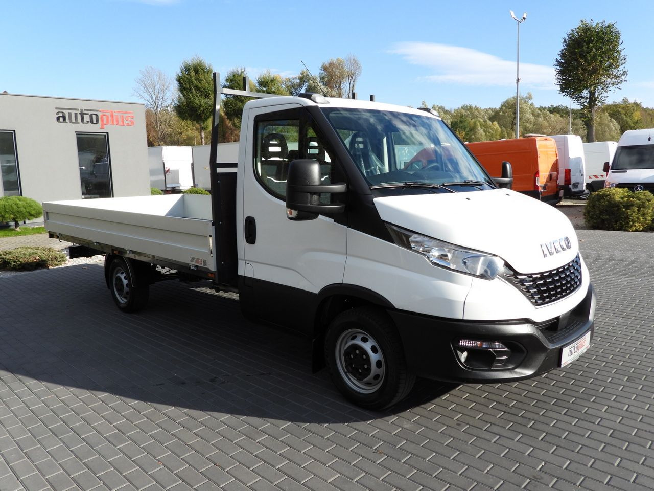 IVECO DAILY 35S14 STAKE BODY 8 PALLETS CRUISE CONTROL AIR CONDITIONING 140HP - Μικρό φορτηγό με καρότσα: φωτογραφία 4 IVECO DAILY 35S14 STAKE BODY 8 PALLETS CRUISE CONTROL AIR CONDITIONING 140HP - Μικρό φορτηγό με καρότσα: φωτογραφία 4