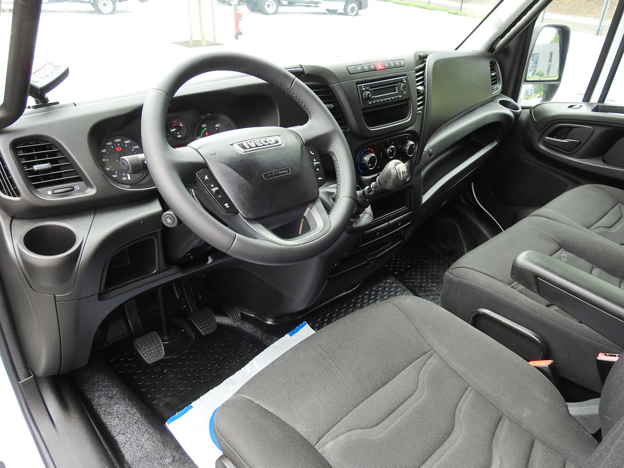 IVECO DAILY 35S15 REGRIGERATOR BOX -12*C 8 PALLETS CRUISE CONTROL TWIN WHEELS AIR CONDITIONING 150HP - Επαγγελματικό αυτοκίνητο ψυγείο: φωτογραφία 2 IVECO DAILY 35S15 REGRIGERATOR BOX -12*C 8 PALLETS CRUISE CONTROL TWIN WHEELS AIR CONDITIONING 150HP - Επαγγελματικό αυτοκίνητο ψυγείο: φωτογραφία 2