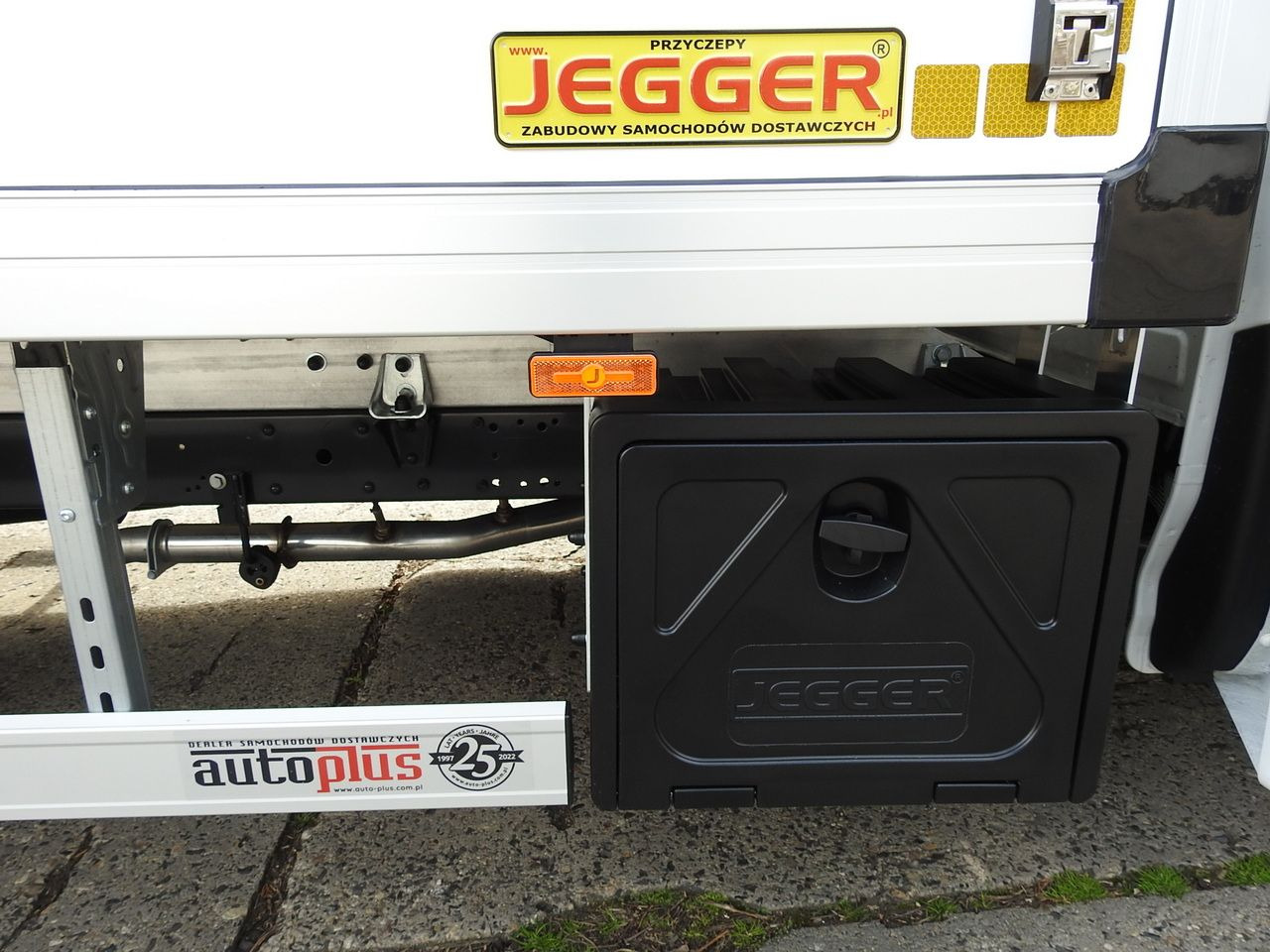 Νέα Επαγγελματικό αυτοκίνητο ψυγείο IVECO DAILY 35S16 NEW REGRIGERATOR BOX -10*C 8 PALLETS HEATING FUNCTION POWER SUPPLY 230V CRUISE CONTROL AIR CONDITIONING 160HP: φωτογραφία 25 Νέα Επαγγελματικό αυτοκίνητο ψυγείο IVECO DAILY 35S16 NEW REGRIGERATOR BOX -10*C 8 PALLETS HEATING FUNCTION POWER SUPPLY 230V CRUISE CONTROL AIR CONDITIONING 160HP: φωτογραφία 25