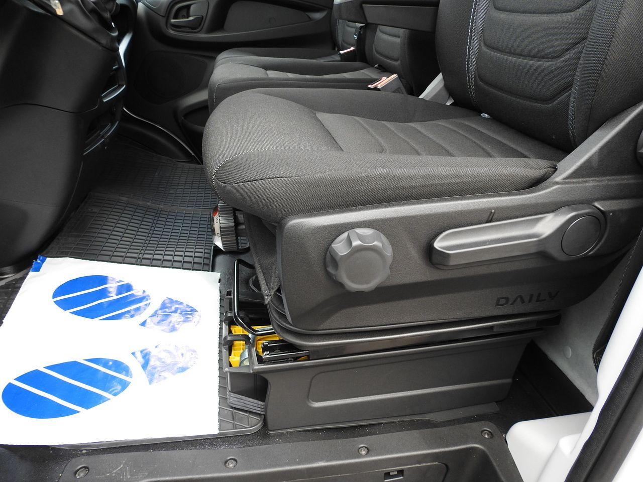 Νέα Επαγγελματικό αυτοκίνητο ψυγείο IVECO DAILY 35S16 NEW REGRIGERATOR BOX -10*C 8 PALLETS HEATING FUNCTION POWER SUPPLY 230V CRUISE CONTROL AIR CONDITIONING 160HP: φωτογραφία 33 Νέα Επαγγελματικό αυτοκίνητο ψυγείο IVECO DAILY 35S16 NEW REGRIGERATOR BOX -10*C 8 PALLETS HEATING FUNCTION POWER SUPPLY 230V CRUISE CONTROL AIR CONDITIONING 160HP: φωτογραφία 33