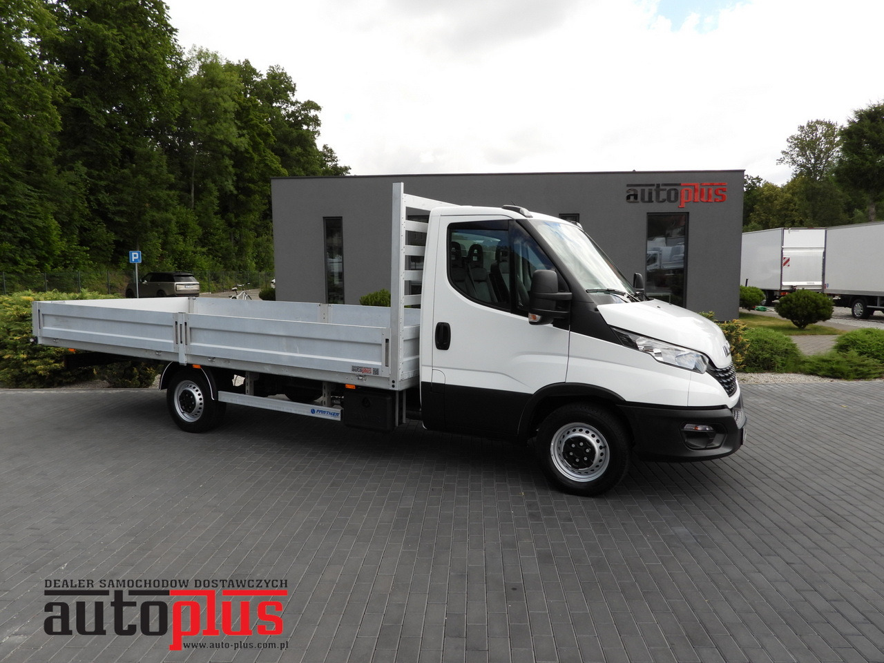 IVECO DAILY 35S16 STAKE BODY 10 PALLETS CRUISE CONTROL AIR CONDITIONING 160HP - Μικρό φορτηγό με καρότσα: φωτογραφία 1 IVECO DAILY 35S16 STAKE BODY 10 PALLETS CRUISE CONTROL AIR CONDITIONING 160HP - Μικρό φορτηγό με καρότσα: φωτογραφία 1