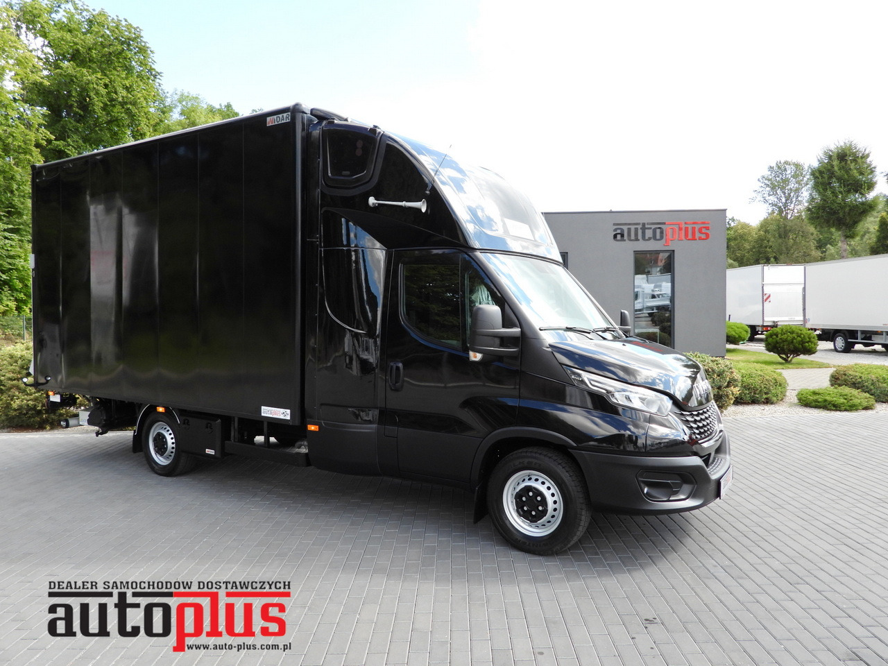 IVECO DAILY 35S18 BOX LIFT 8 PALLETS WEBASTO CRUISE CONTROL NAVIGATION LED LIGHTS PNEUMATICS AIR CONDITIONING 180HP - Επαγγελματικό αυτοκίνητο κόφα: φωτογραφία 1 IVECO DAILY 35S18 BOX LIFT 8 PALLETS WEBASTO CRUISE CONTROL NAVIGATION LED LIGHTS PNEUMATICS AIR CONDITIONING 180HP - Επαγγελματικό αυτοκίνητο κόφα: φωτογραφία 1