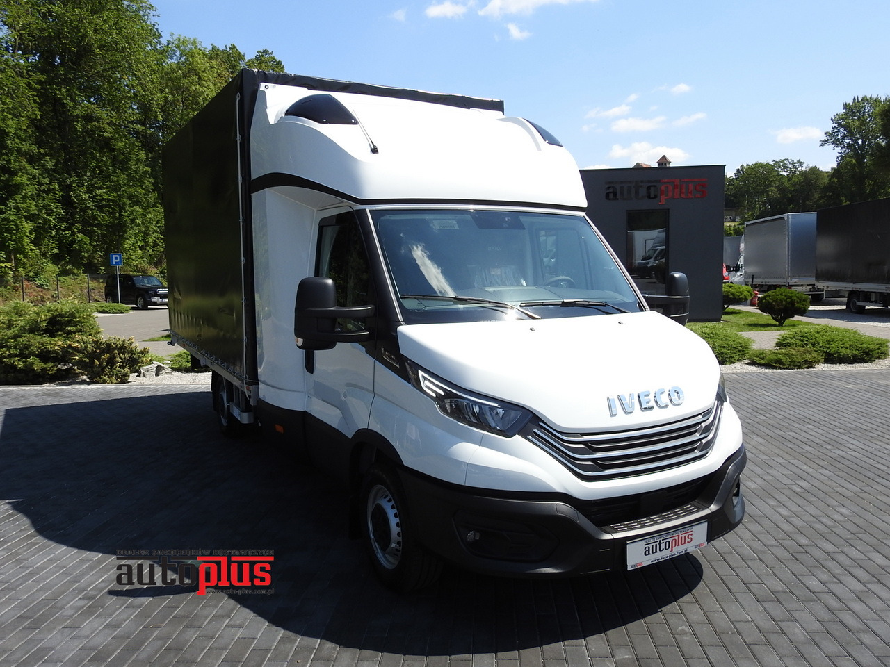 IVECO DAILY 35S18 NEW TARPAULIN 8 PALLETS CRUISE CONTROL NAVIGATION LED LIGHTS AUTOMATIC TRANSMISSION HI-MATIC MANUFACTURERS WARRANTY  180HP - Επαγγελματικό αυτοκίνητο με μουσαμά: φωτογραφία 1 IVECO DAILY 35S18 NEW TARPAULIN 8 PALLETS CRUISE CONTROL NAVIGATION LED LIGHTS AUTOMATIC TRANSMISSION HI-MATIC MANUFACTURERS WARRANTY  180HP - Επαγγελματικό αυτοκίνητο με μουσαμά: φωτογραφία 1