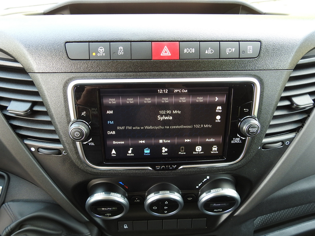 Μίσθωση IVECO DAILY 35S18 NEW TARPAULIN 8 PALLETS CRUISE CONTROL NAVIGATION LED LIGHTS AUTOMATIC TRANSMISSION HI-MATIC MANUFACTURERS WARRANTY  180HP IVECO DAILY 35S18 NEW TARPAULIN 8 PALLETS CRUISE CONTROL NAVIGATION LED LIGHTS AUTOMATIC TRANSMISSION HI-MATIC MANUFACTURERS WARRANTY  180HP: φωτογραφία 43