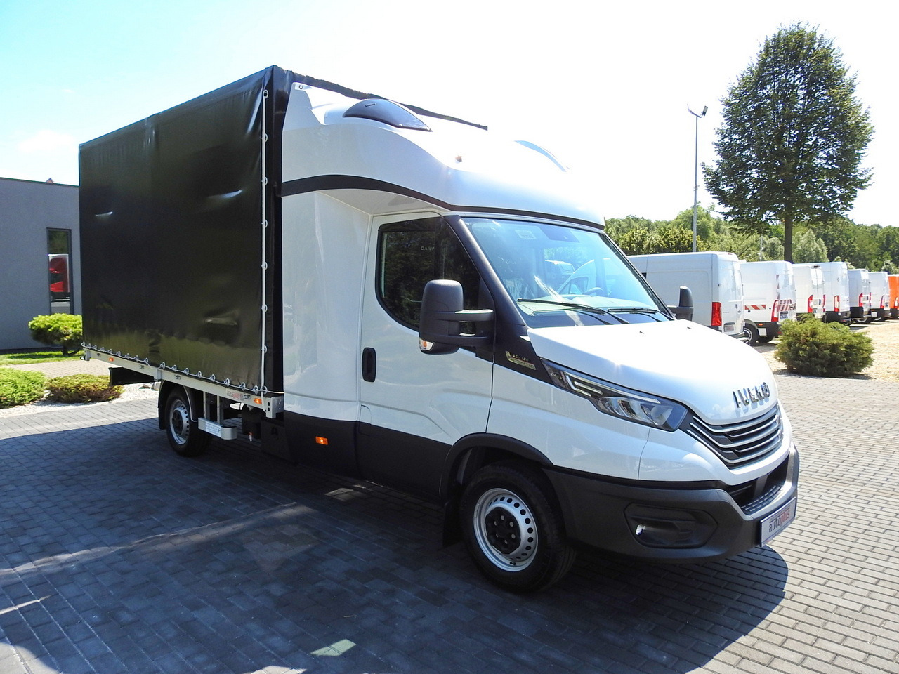 IVECO DAILY 35S18 NEW TARPAULIN 8 PALLETS CRUISE CONTROL NAVIGATION LED LIGHTS AUTOMATIC TRANSMISSION HI-MATIC MANUFACTURERS WARRANTY  180HP - Επαγγελματικό αυτοκίνητο με μουσαμά: φωτογραφία 4 IVECO DAILY 35S18 NEW TARPAULIN 8 PALLETS CRUISE CONTROL NAVIGATION LED LIGHTS AUTOMATIC TRANSMISSION HI-MATIC MANUFACTURERS WARRANTY  180HP - Επαγγελματικό αυτοκίνητο με μουσαμά: φωτογραφία 4