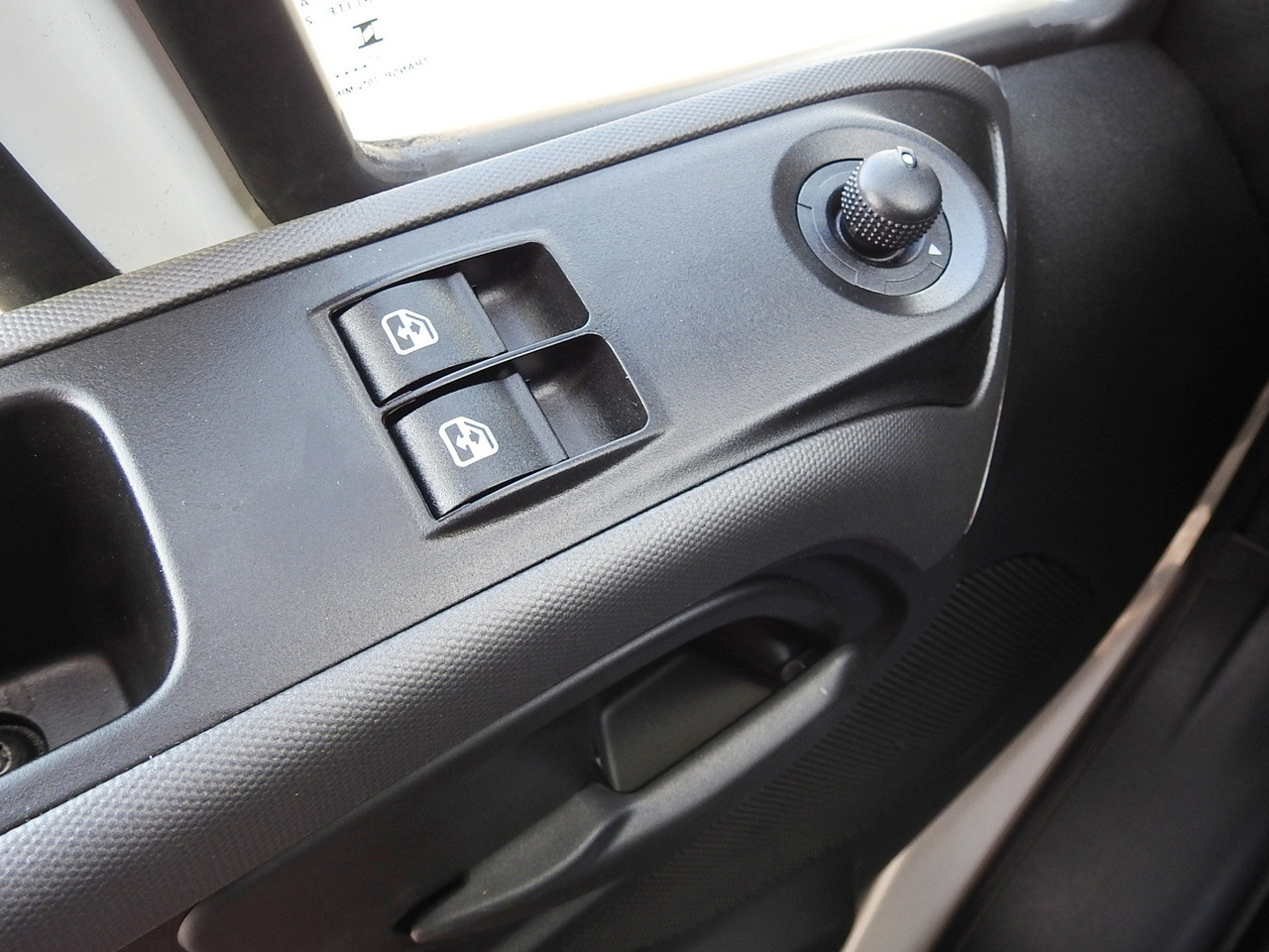 Μίσθωση IVECO DAILY 35S18 NEW TARPAULIN 8 PALLETS CRUISE CONTROL NAVIGATION LED LIGHTS AUTOMATIC TRANSMISSION HI-MATIC MANUFACTURERS WARRANTY  180HP IVECO DAILY 35S18 NEW TARPAULIN 8 PALLETS CRUISE CONTROL NAVIGATION LED LIGHTS AUTOMATIC TRANSMISSION HI-MATIC MANUFACTURERS WARRANTY  180HP: φωτογραφία 32