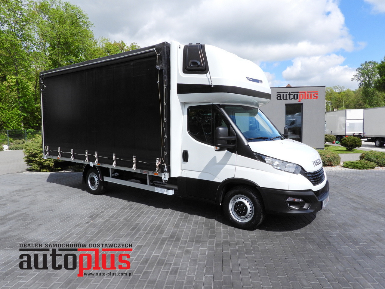 IVECO DAILY  35S18 TARPAULIN 10 PALLETS WEBASTO CRUISE CONTROL AIR CONDITIONING  180HP - Επαγγελματικό αυτοκίνητο με μουσαμά: φωτογραφία 1 IVECO DAILY  35S18 TARPAULIN 10 PALLETS WEBASTO CRUISE CONTROL AIR CONDITIONING  180HP - Επαγγελματικό αυτοκίνητο με μουσαμά: φωτογραφία 1