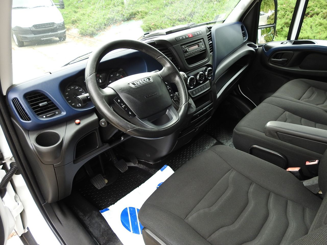 IVECO DAILY 35S18 TARPAULIN LIFT 8 PALLETS CRUISE CONTROL AIR CONDITIONING  180HP - Επαγγελματικό αυτοκίνητο με μουσαμά: φωτογραφία 2 IVECO DAILY 35S18 TARPAULIN LIFT 8 PALLETS CRUISE CONTROL AIR CONDITIONING  180HP - Επαγγελματικό αυτοκίνητο με μουσαμά: φωτογραφία 2