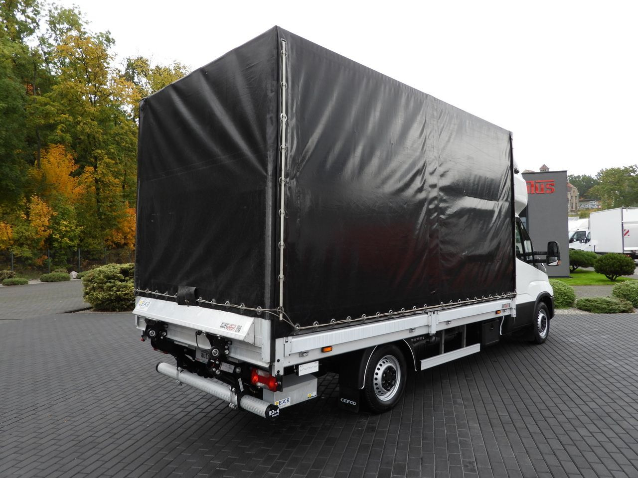 IVECO DAILY 35S18 TARPAULIN LIFT 8 PALLETS WEBASTO CRUISE CONTROL AIR CONDITIONING 180HP - Επαγγελματικό αυτοκίνητο με μουσαμά: φωτογραφία 3 IVECO DAILY 35S18 TARPAULIN LIFT 8 PALLETS WEBASTO CRUISE CONTROL AIR CONDITIONING 180HP - Επαγγελματικό αυτοκίνητο με μουσαμά: φωτογραφία 3